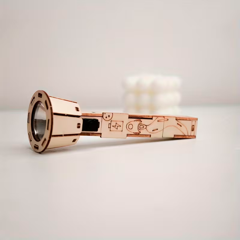 Linterna Táctica STEM